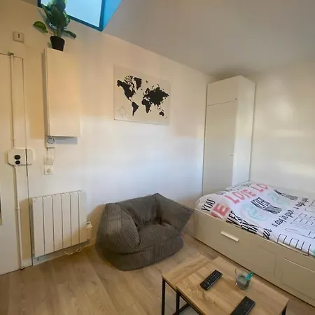 Studio Calme Et Refait A Neuf Lägenhet *