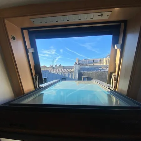 Studio Calme Et Refait A Neuf Lägenhet